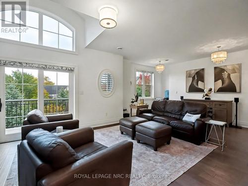 A7 - 7 Aberdeen Lane S, Niagara-On-The-Lake (Town), ON - Indoor Photo Showing Living Room