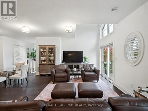 A7 - 7 Aberdeen Lane S, Niagara-On-The-Lake (Town), ON - Indoor Photo Showing Living Room