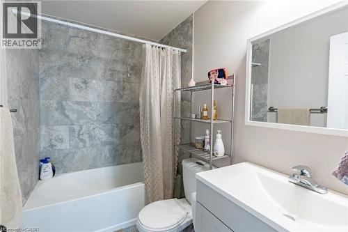 72 Ingleside Drive Unit# Upper, Kitchener, ON - Indoor Photo Showing Bathroom
