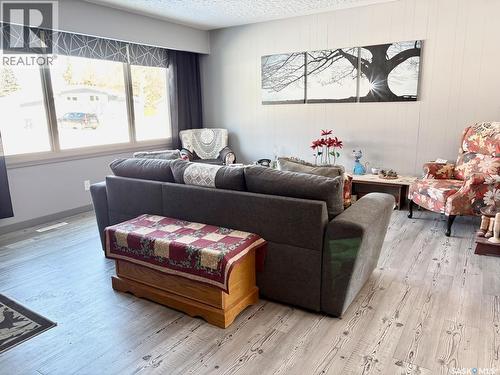 452 Mountview Road, Yorkton, SK - Indoor Photo Showing Living Room