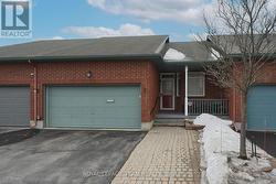 114 BARTLETT PRIVATE  Ottawa, ON K1V 2A8