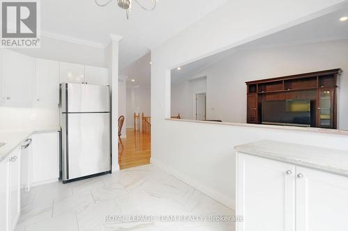 114 Bartlett Private, Ottawa, ON - Indoor Photo Showing Kitchen