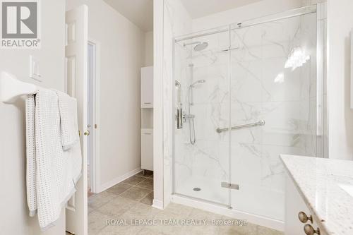 114 Bartlett Private, Ottawa, ON - Indoor Photo Showing Bathroom