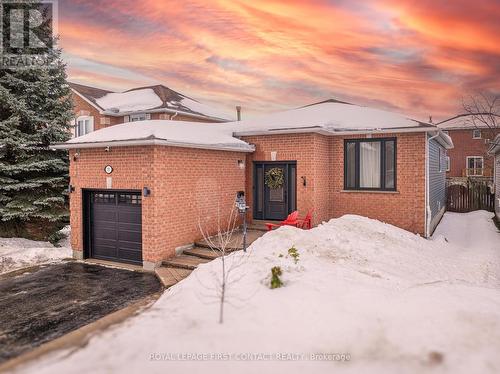 55 CHALMERS DRIVE  Barrie, ON L4N 8A6