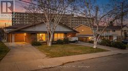 9 AMBROSE AVENUE  Hamilton, ON L8K 5N8