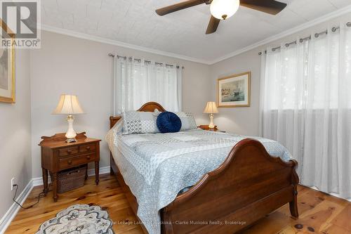 43 Maple St, Seguin, ON - Indoor Photo Showing Bedroom