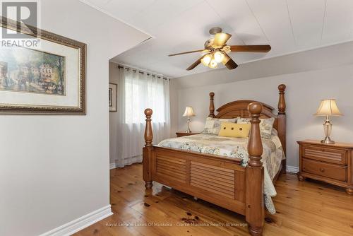 43 Maple St, Seguin, ON - Indoor Photo Showing Bedroom