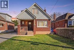 71 WEIR Street S  Hamilton, ON L8K 3A5