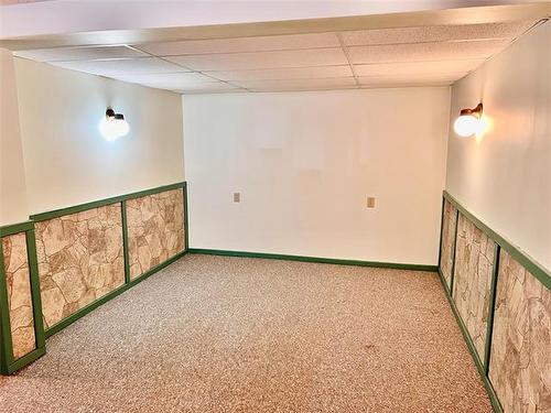 69 Red Oak Dr, Winnipeg, MB 