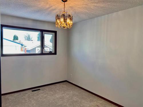 69 Red Oak Dr, Winnipeg, MB 