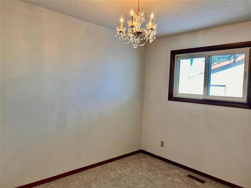 69 Red Oak Dr, Winnipeg, MB 