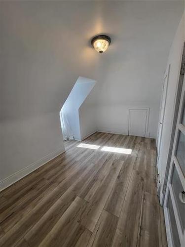 422 Burrows Ave, Winnipeg, MB 