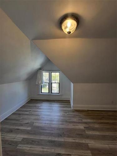 422 Burrows Ave, Winnipeg, MB 