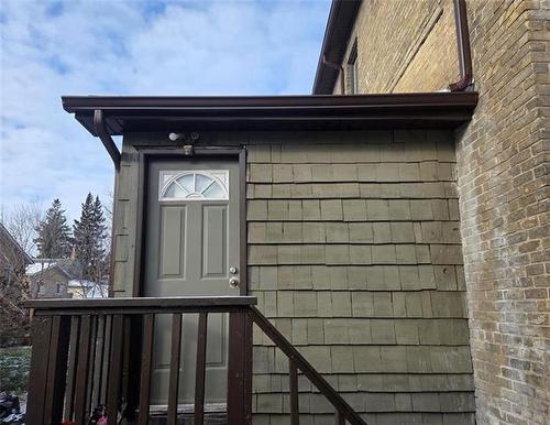 422 Burrows Ave, Winnipeg, MB 