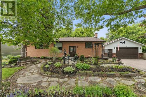 9 THOMPSON DRIVE  East Gwillimbury, ON L9N 1L8