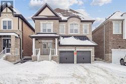 21 LA REINE AVENUE  Richmond Hill, ON L4E 1N3