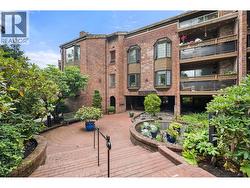 101 2320 W 40TH AVENUE  Vancouver, BC V6M 4H6