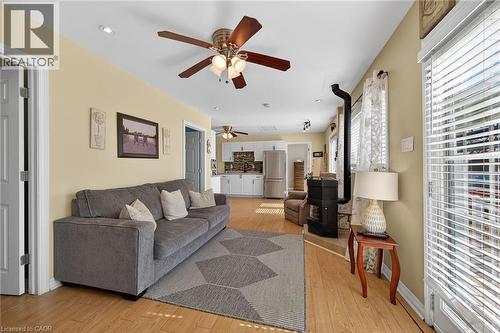 87 Lakeshore Road, Haldimand, ON - Indoor Photo Showing Living Room