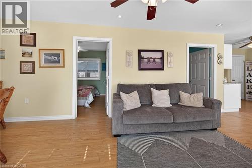 87 Lakeshore Road, Haldimand, ON - Indoor Photo Showing Living Room