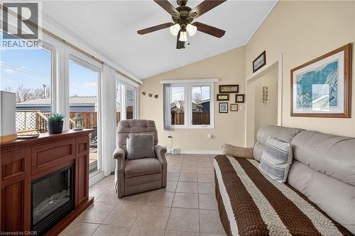 87 Lakeshore Road, Haldimand, ON - Indoor Photo Showing Living Room With Fireplace
