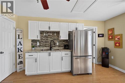 87 Lakeshore Road, Haldimand, ON - Indoor Photo Showing Kitchen