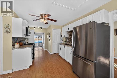 87 Lakeshore Road, Haldimand, ON - Indoor Photo Showing Kitchen