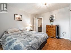 Bedroom down - 