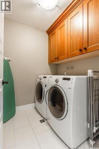 1307 Jackson Avenue, Saskatoon, SK - Indoor Photo Showing Laundry Room