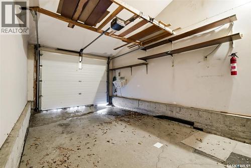 1615 23Rd Avenue, Regina, SK - Indoor Photo Showing Garage