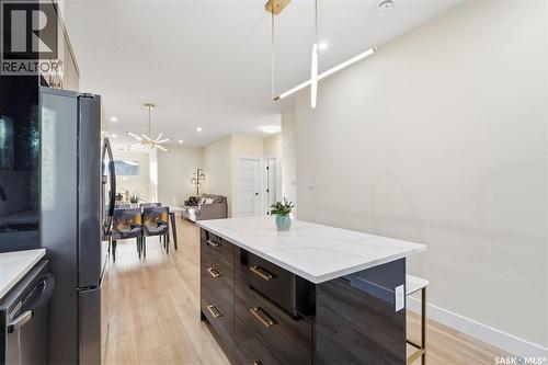 711 Nightingale Road, Saskatoon, SK - Indoor Photo Showing Kitchen