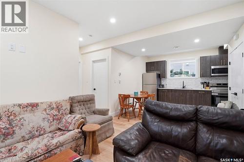711 Nightingale Road, Saskatoon, SK - Indoor Photo Showing Living Room
