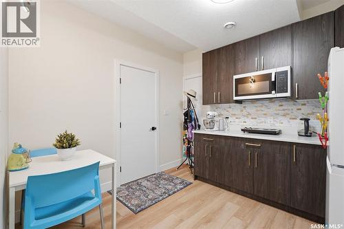 711 Nightingale Road, Saskatoon, SK - Indoor Photo Showing Kitchen