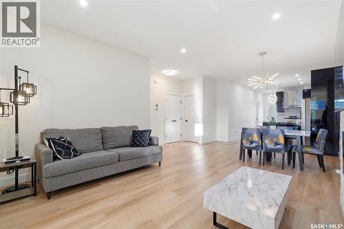 711 Nightingale Road, Saskatoon, SK - Indoor Photo Showing Living Room