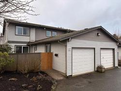 27 46689 FIRST AVENUE|Chilliwack Proper East  Chilliwack, BC V2P 1X5