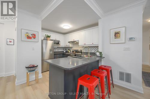 903 - 544 Talbot Street, London East (East E), ON - Indoor Photo Showing Kitchen With Double Sink