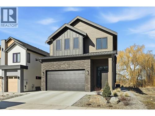 940 Bull Crescent, Kelowna, BC - Outdoor With Facade