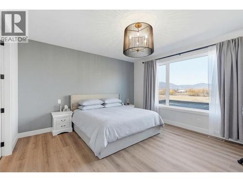 940 Bull Crescent, Kelowna, BC - Indoor Photo Showing Bedroom