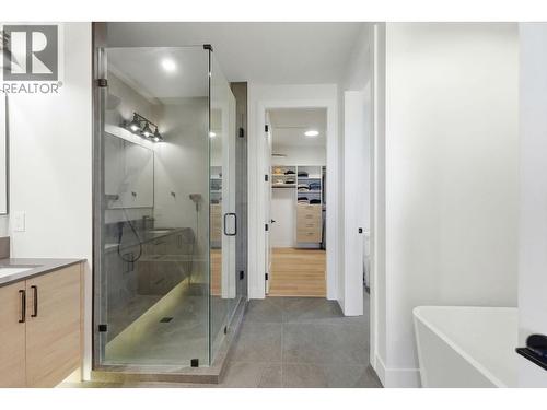 940 Bull Crescent, Kelowna, BC - Indoor Photo Showing Other Room