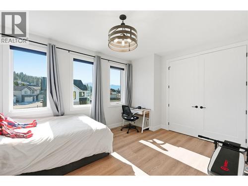 940 Bull Crescent, Kelowna, BC - Indoor Photo Showing Bedroom