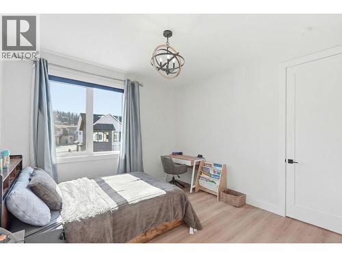 940 Bull Crescent, Kelowna, BC - Indoor Photo Showing Bedroom