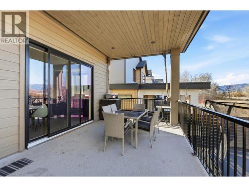 940 Bull Crescent, Kelowna, BC - Outdoor With Exterior