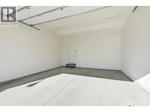 940 Bull Crescent, Kelowna, BC - Indoor