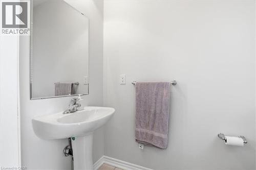 162 West Oak Trail, Kitchener, ON - Indoor Photo Showing Bathroom