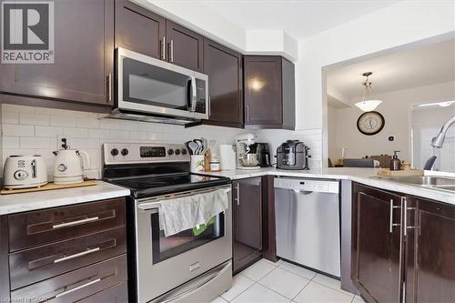 162 West Oak Trail, Kitchener, ON - Indoor Photo Showing Kitchen