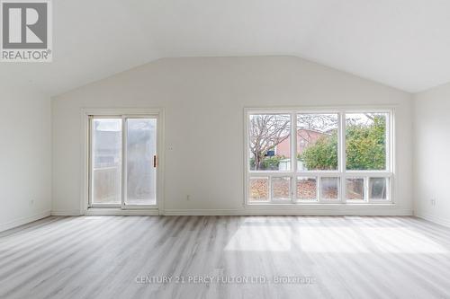 55 Glovers Road E, Oshawa, ON - Indoor