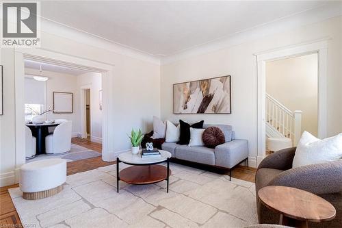 58 Edgemont Street N, Hamilton, ON - Indoor Photo Showing Living Room
