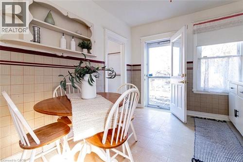 58 Edgemont Street N, Hamilton, ON - Indoor Photo Showing Dining Room