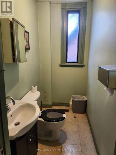 Main floor office bathroom - 479 Main Street E, Hamilton, ON 