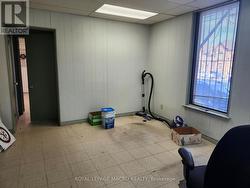 Main floor office 2 - 