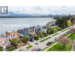 3167 POINT GREY ROAD  Vancouver, BC V6K 1B3
